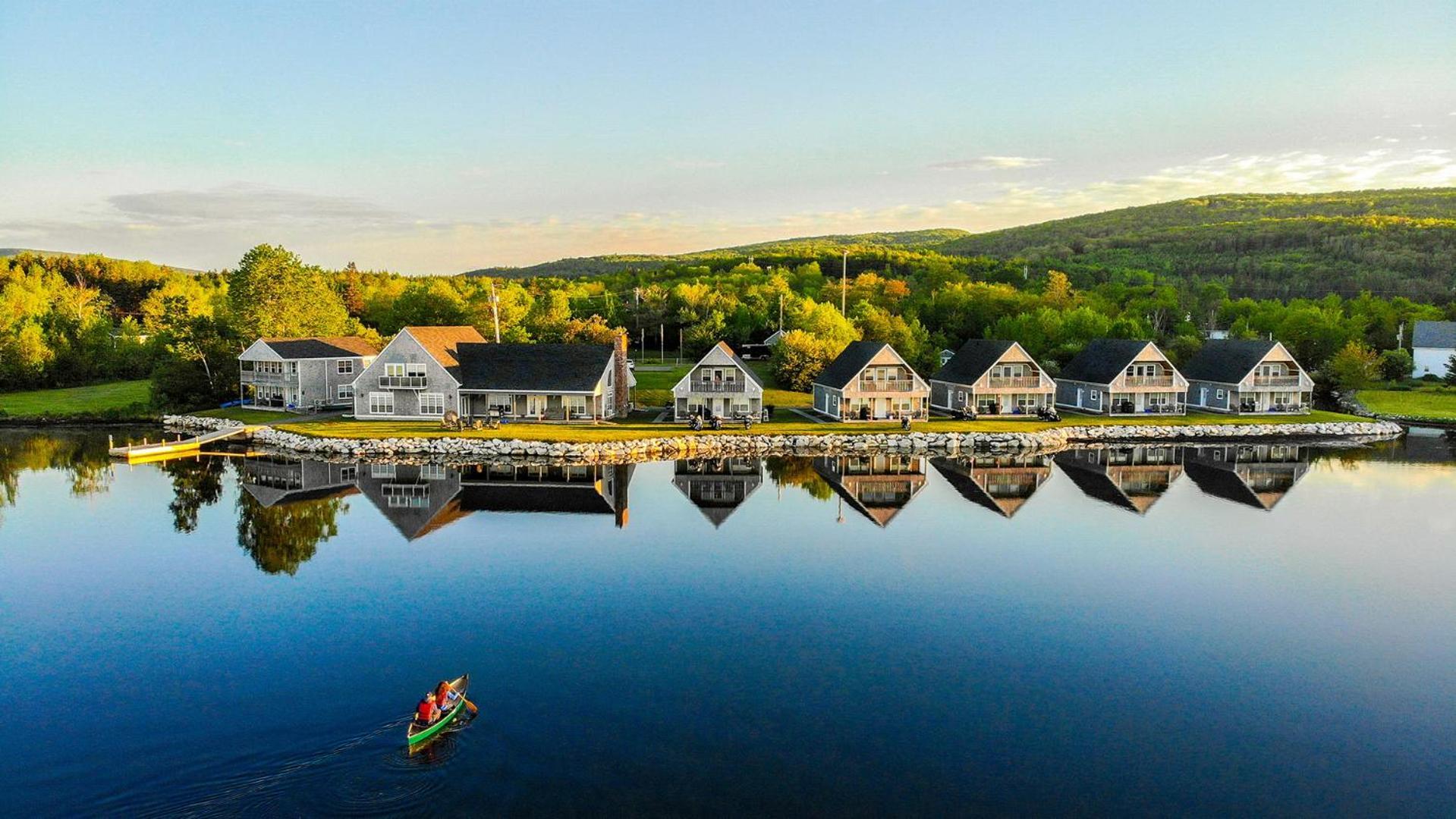Keltic Quay Cottages & Bayfront Lodge Whycocomagh Extérieur photo