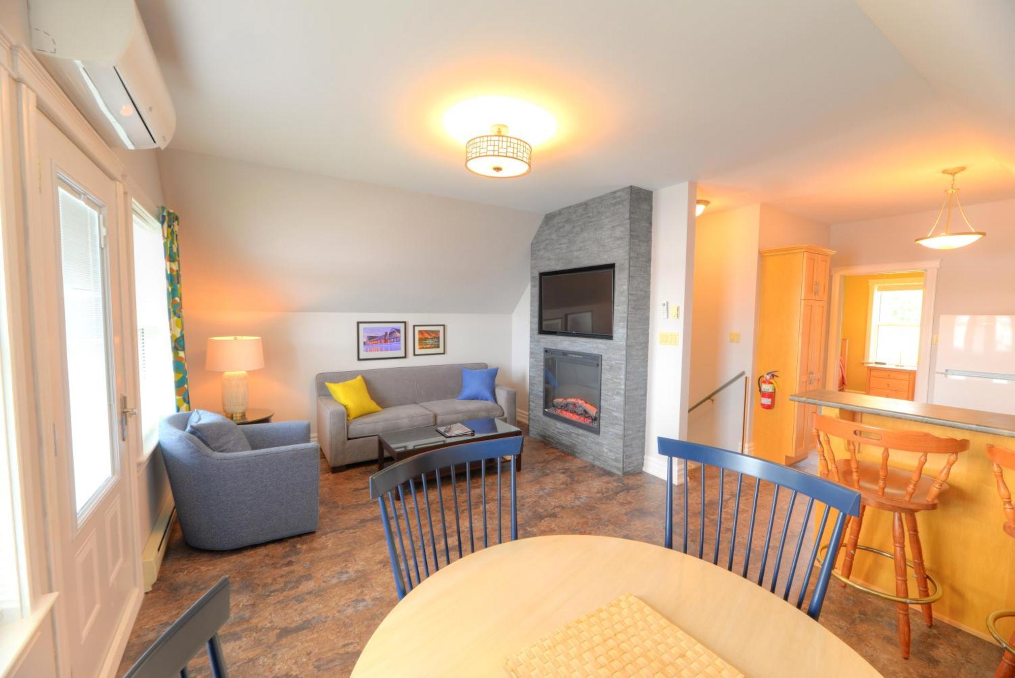 Keltic Quay Cottages & Bayfront Lodge Whycocomagh Extérieur photo