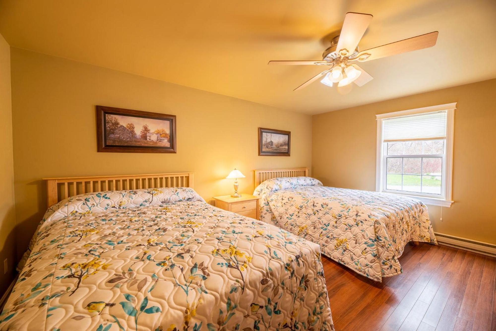 Keltic Quay Cottages & Bayfront Lodge Whycocomagh Extérieur photo