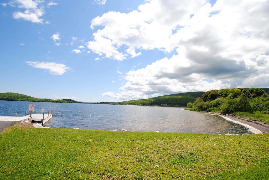 Keltic Quay Cottages & Bayfront Lodge Whycocomagh Chambre photo