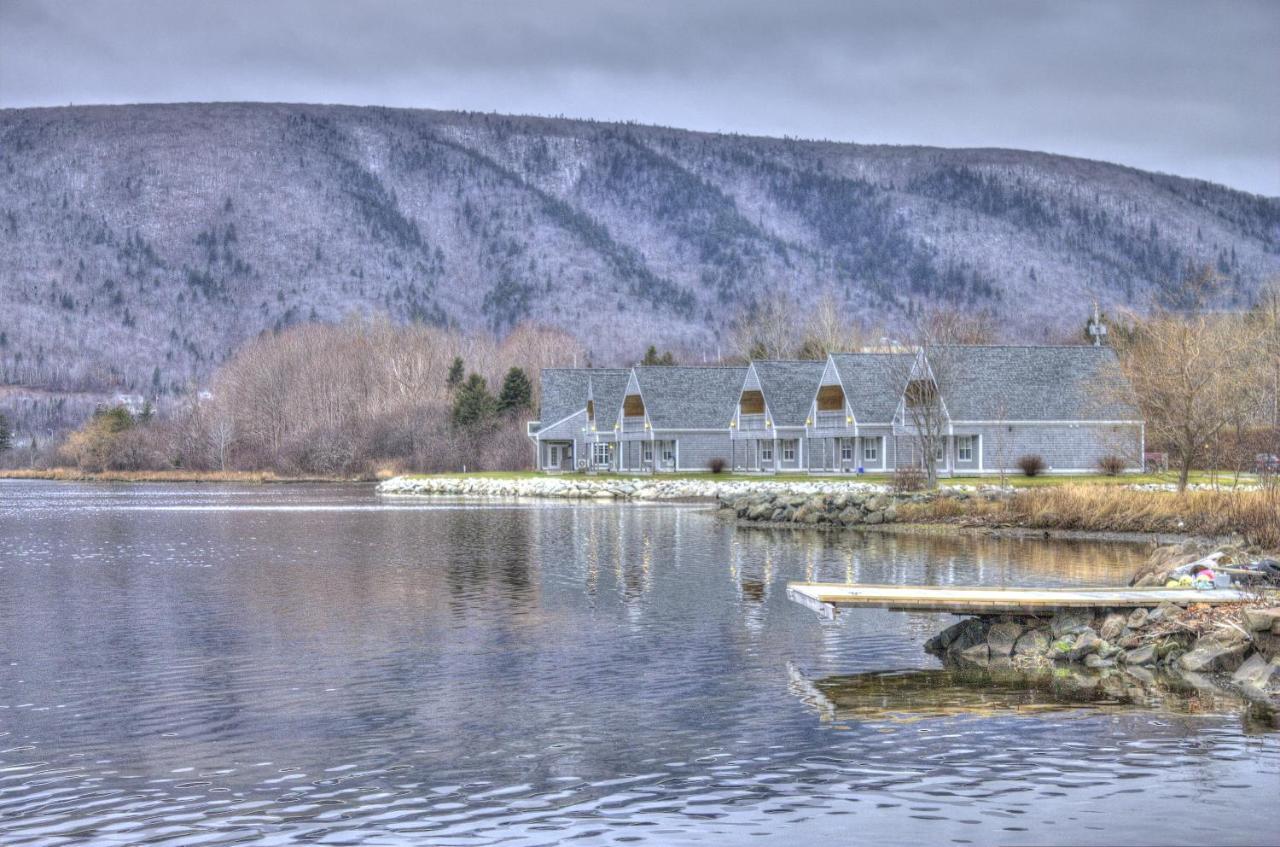 Keltic Quay Cottages & Bayfront Lodge Whycocomagh Extérieur photo