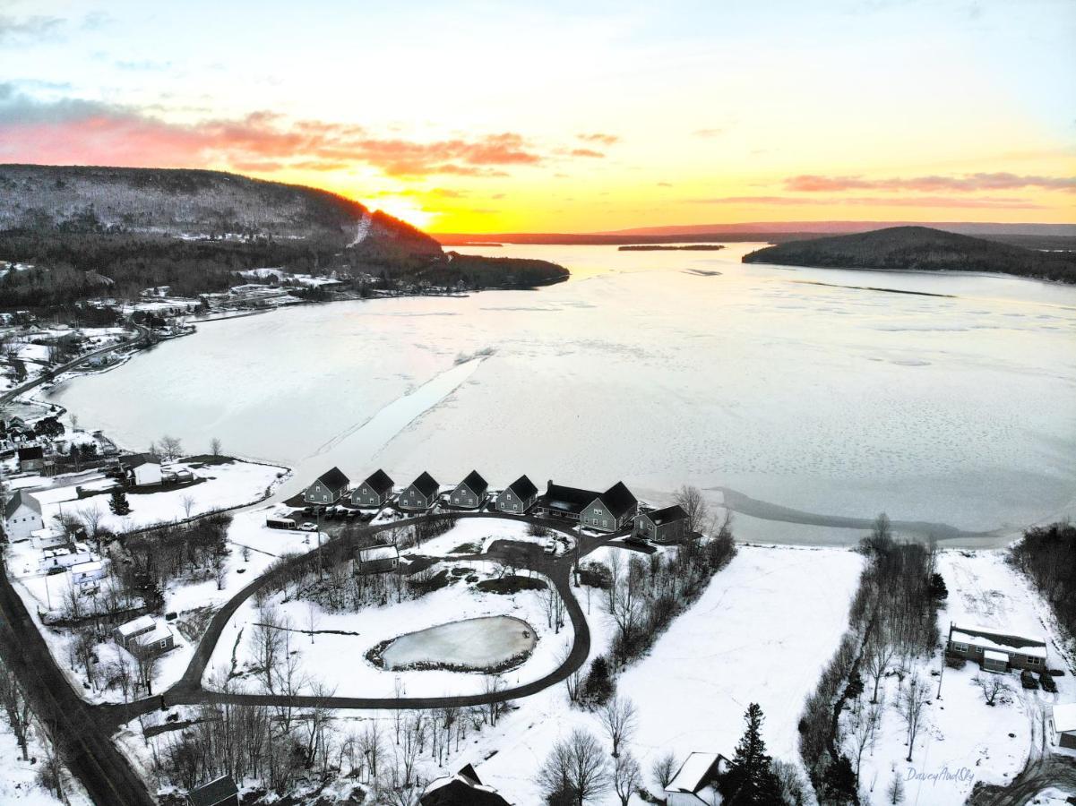 Keltic Quay Cottages & Bayfront Lodge Whycocomagh Extérieur photo